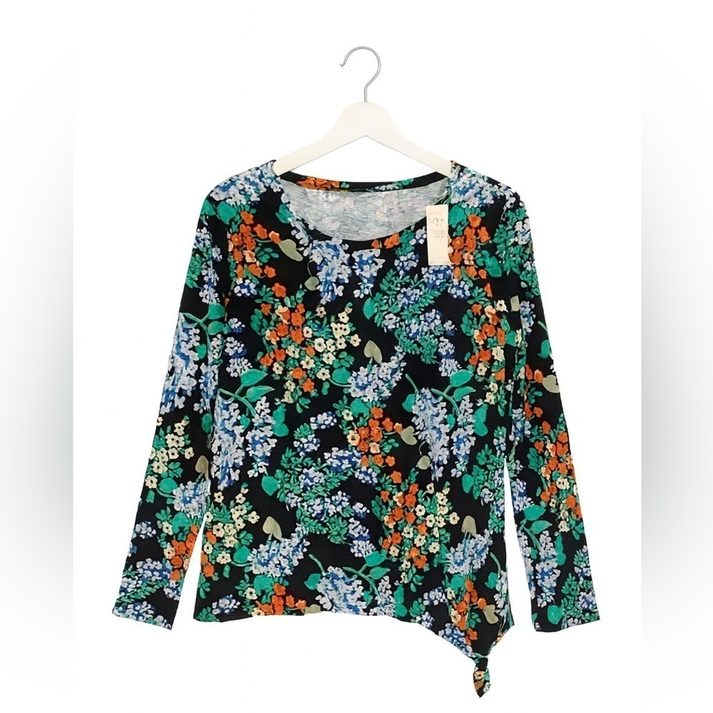 Ann Taylor Loft NEW  size medium side-tie blue flowered long-sleeved shirt.